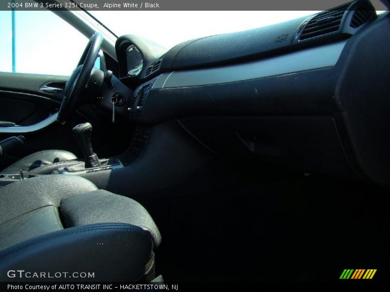 Alpine White / Black 2004 BMW 3 Series 325i Coupe