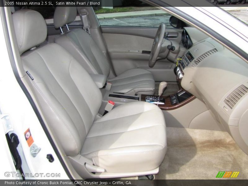 Satin White Pearl / Blond 2005 Nissan Altima 2.5 SL
