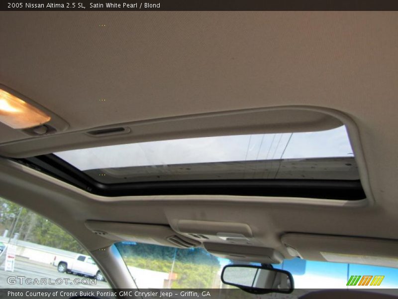 Satin White Pearl / Blond 2005 Nissan Altima 2.5 SL