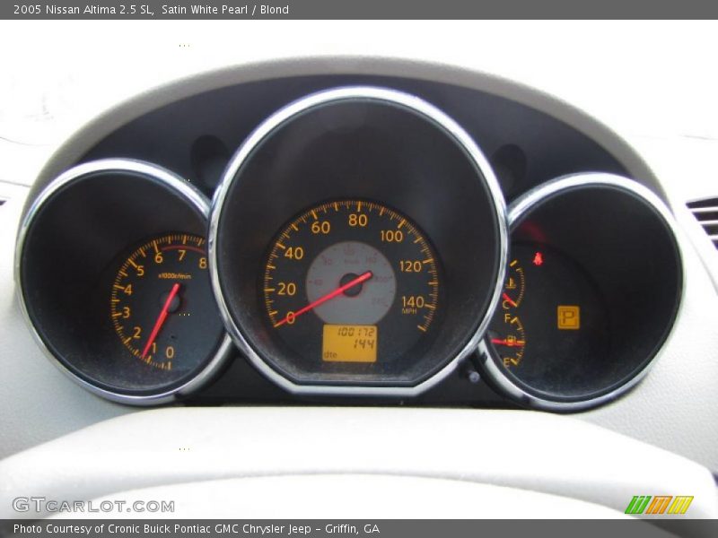 Satin White Pearl / Blond 2005 Nissan Altima 2.5 SL
