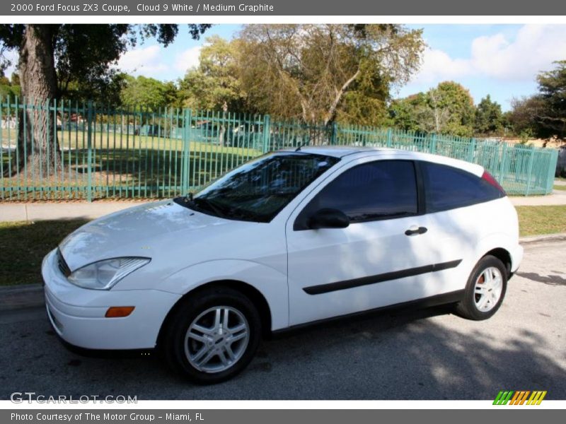 Cloud 9 White / Medium Graphite 2000 Ford Focus ZX3 Coupe
