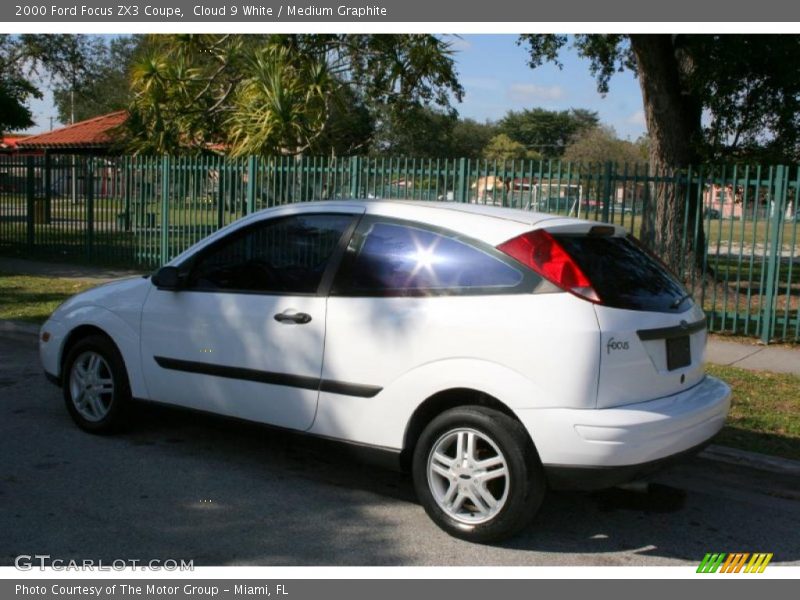 Cloud 9 White / Medium Graphite 2000 Ford Focus ZX3 Coupe