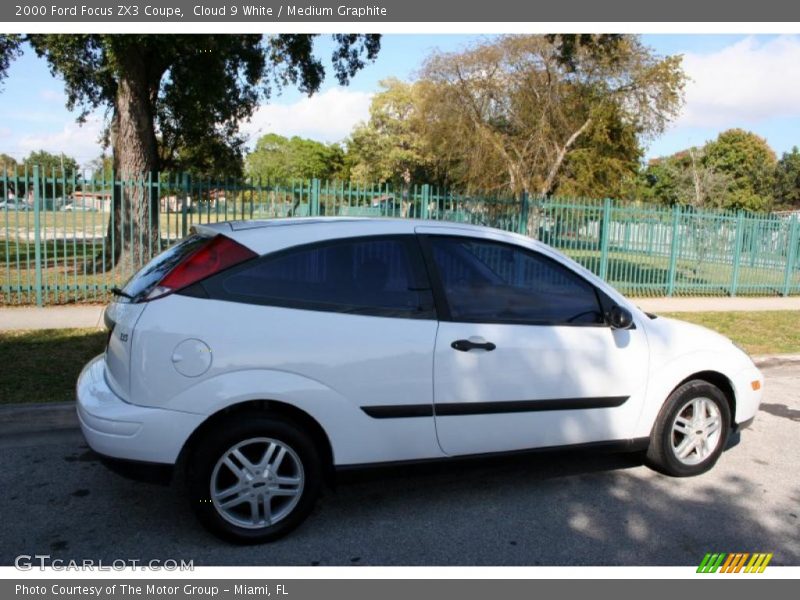 Cloud 9 White / Medium Graphite 2000 Ford Focus ZX3 Coupe