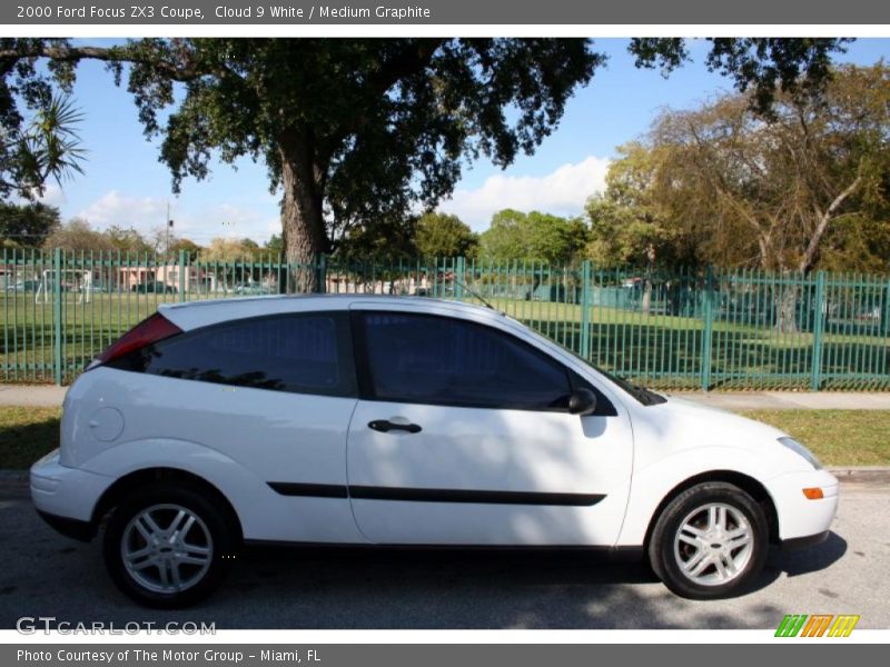 Cloud 9 White / Medium Graphite 2000 Ford Focus ZX3 Coupe