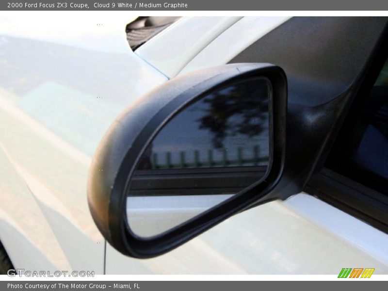 Cloud 9 White / Medium Graphite 2000 Ford Focus ZX3 Coupe