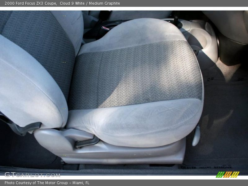 Cloud 9 White / Medium Graphite 2000 Ford Focus ZX3 Coupe