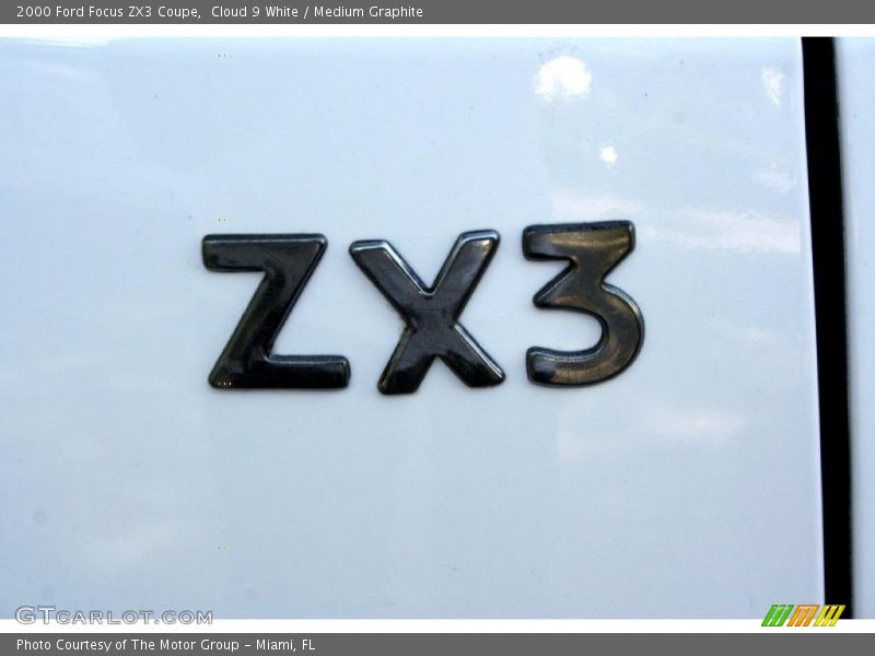 Cloud 9 White / Medium Graphite 2000 Ford Focus ZX3 Coupe