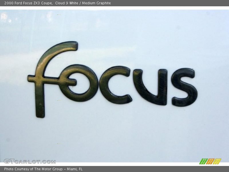 Cloud 9 White / Medium Graphite 2000 Ford Focus ZX3 Coupe