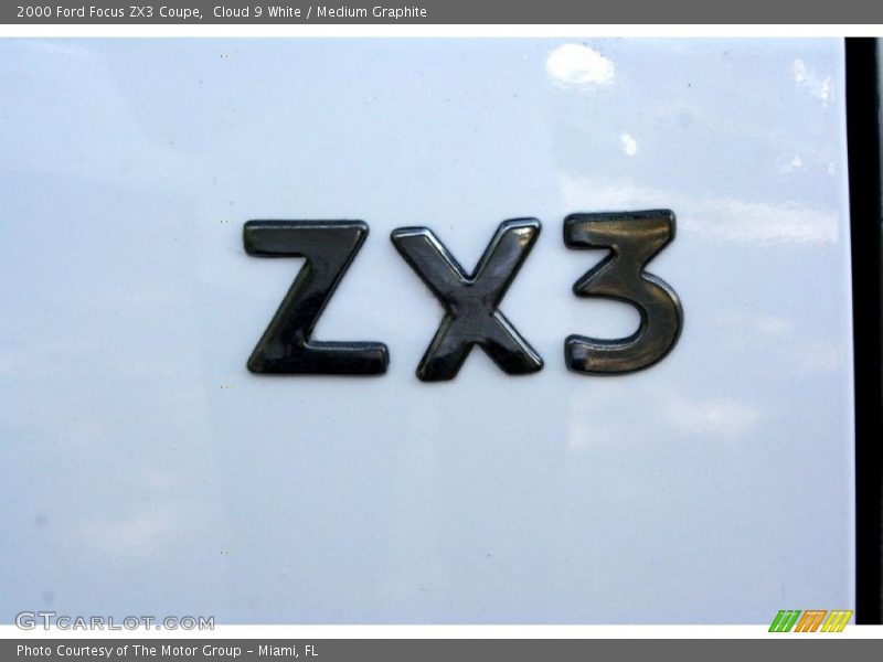 Cloud 9 White / Medium Graphite 2000 Ford Focus ZX3 Coupe