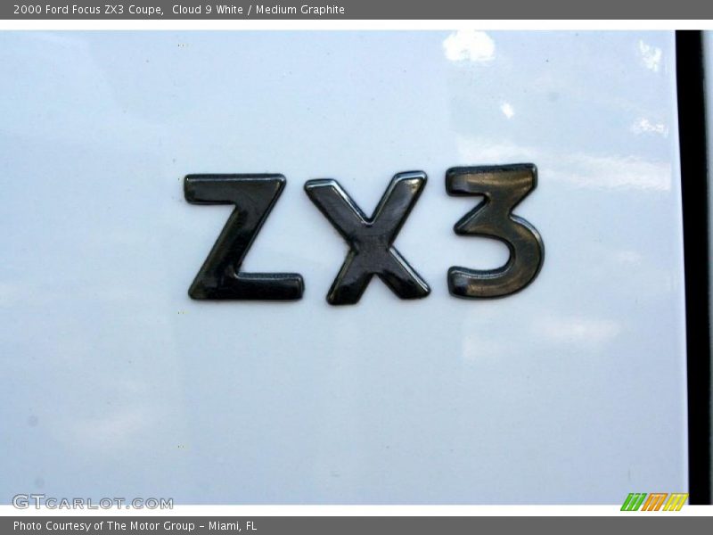 Cloud 9 White / Medium Graphite 2000 Ford Focus ZX3 Coupe