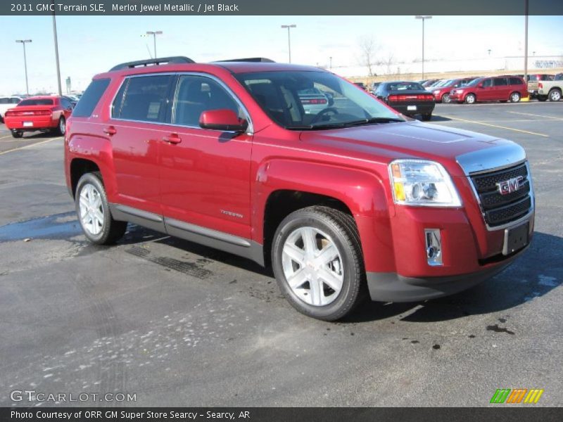 Front 3/4 View of 2011 Terrain SLE