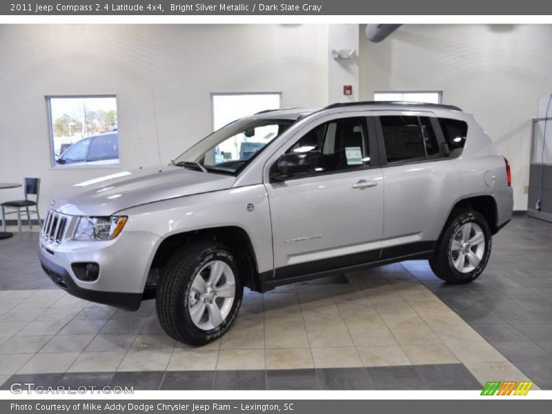 Front 3/4 View of 2011 Compass 2.4 Latitude 4x4