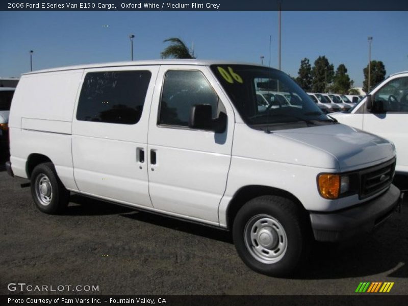 Oxford White / Medium Flint Grey 2006 Ford E Series Van E150 Cargo