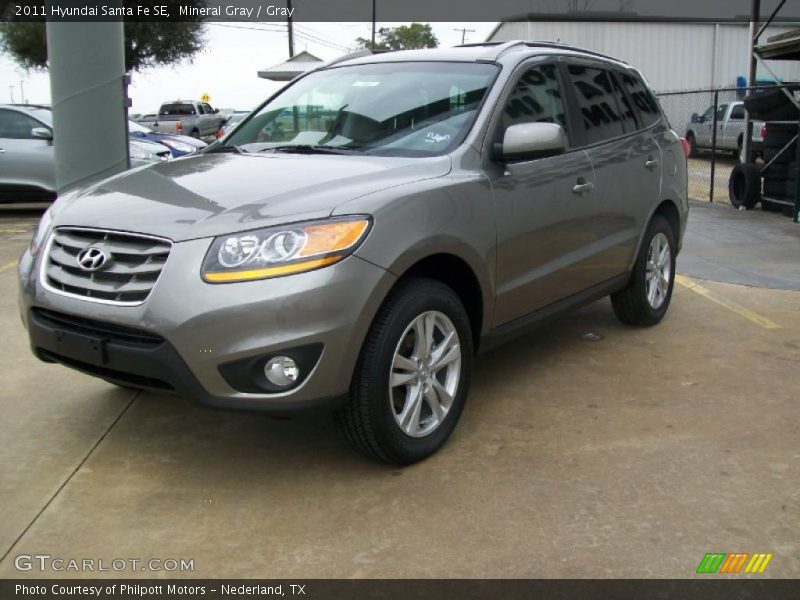 Mineral Gray / Gray 2011 Hyundai Santa Fe SE