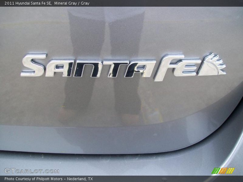  2011 Santa Fe SE Logo