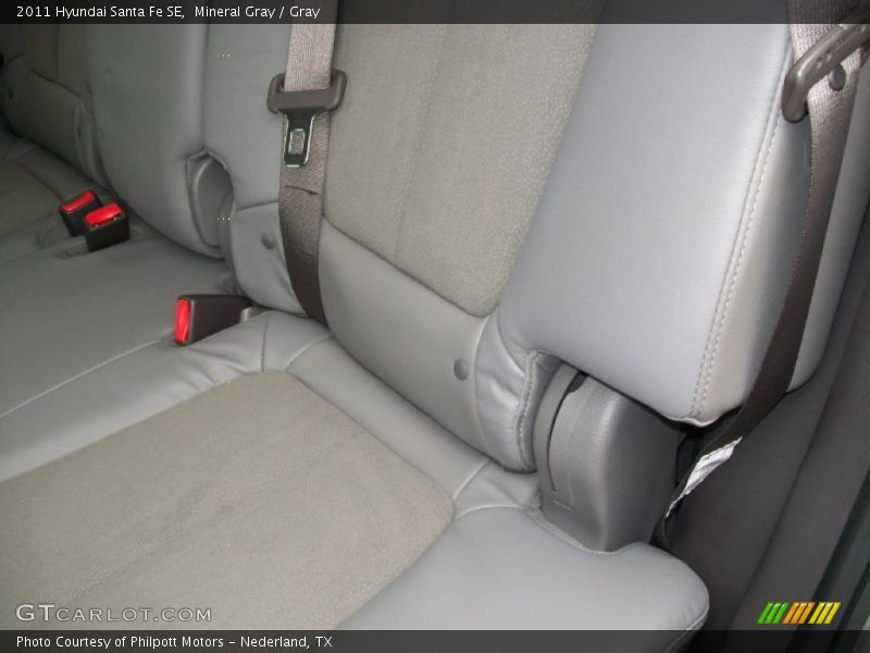 Mineral Gray / Gray 2011 Hyundai Santa Fe SE