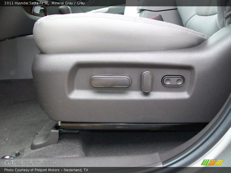 Mineral Gray / Gray 2011 Hyundai Santa Fe SE