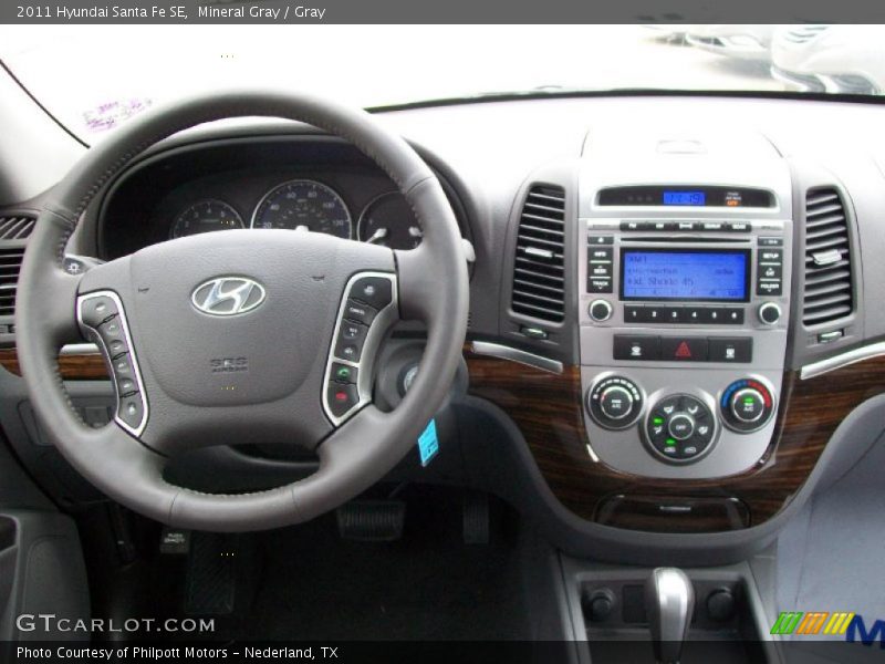 Dashboard of 2011 Santa Fe SE