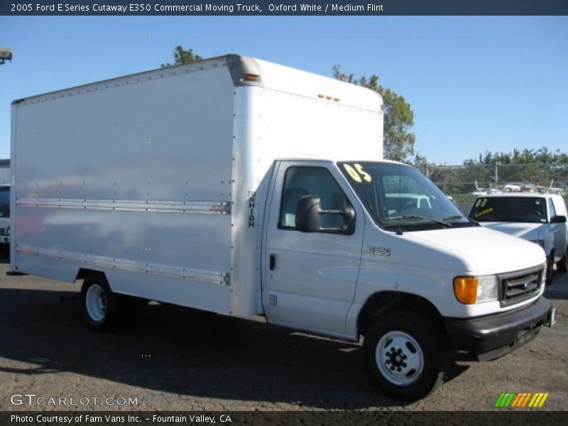 Oxford White / Medium Flint 2005 Ford E Series Cutaway E350 Commercial Moving Truck