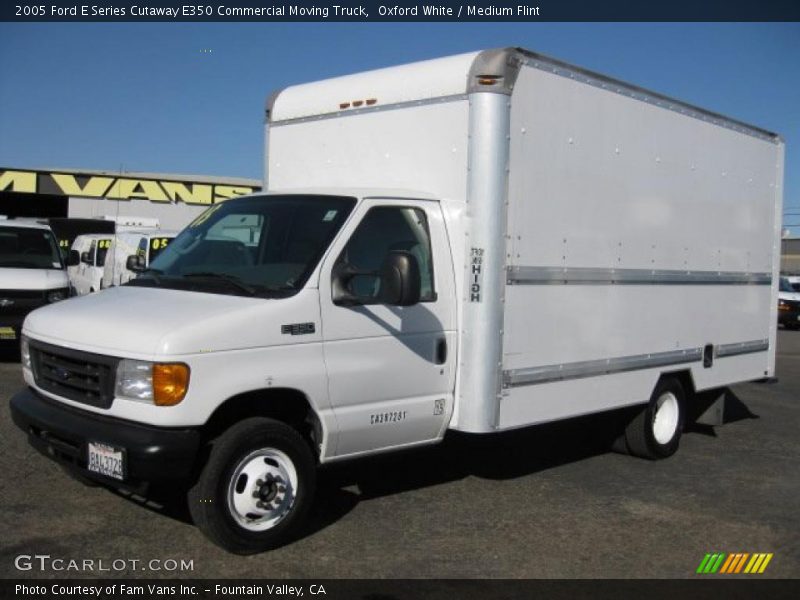 Oxford White / Medium Flint 2005 Ford E Series Cutaway E350 Commercial Moving Truck