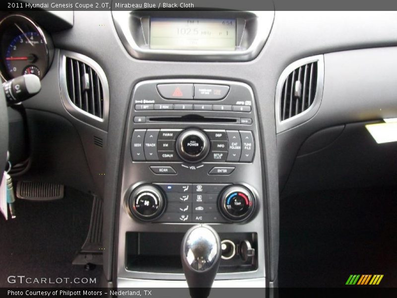 Controls of 2011 Genesis Coupe 2.0T