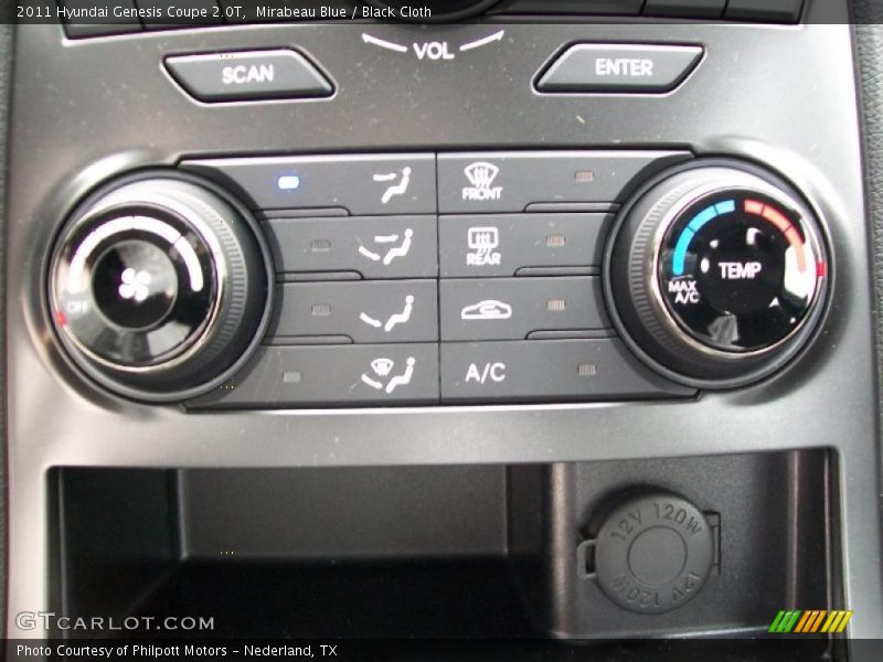 Controls of 2011 Genesis Coupe 2.0T