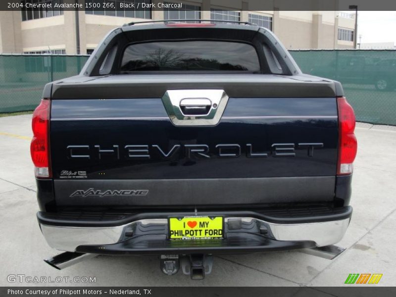 Black / Dark Charcoal 2004 Chevrolet Avalanche 1500 Z66