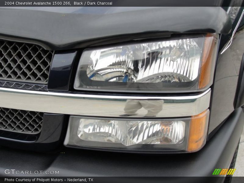 Black / Dark Charcoal 2004 Chevrolet Avalanche 1500 Z66