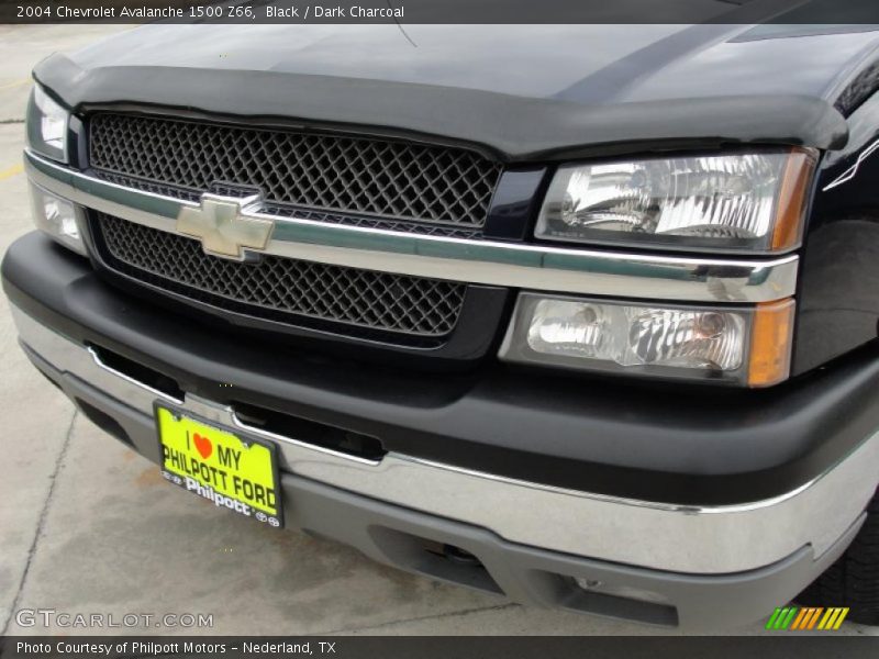 Black / Dark Charcoal 2004 Chevrolet Avalanche 1500 Z66
