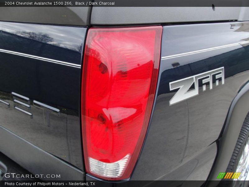 Black / Dark Charcoal 2004 Chevrolet Avalanche 1500 Z66