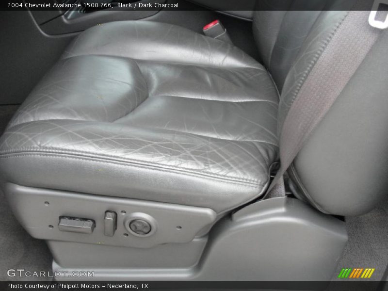 Black / Dark Charcoal 2004 Chevrolet Avalanche 1500 Z66