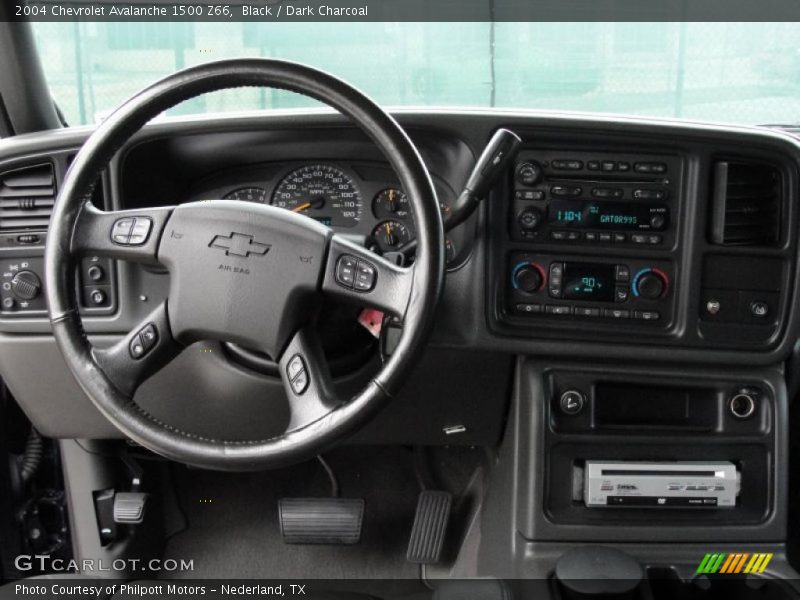 Black / Dark Charcoal 2004 Chevrolet Avalanche 1500 Z66