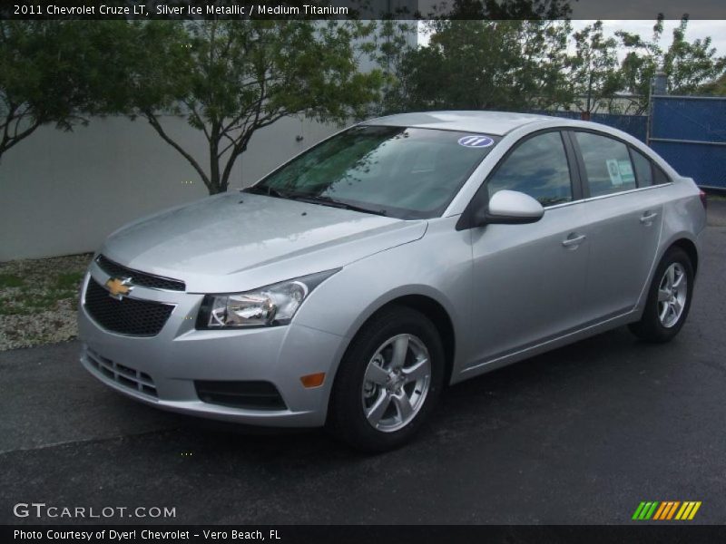Silver Ice Metallic / Medium Titanium 2011 Chevrolet Cruze LT