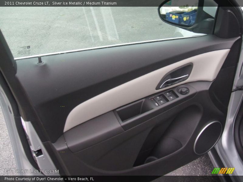 Silver Ice Metallic / Medium Titanium 2011 Chevrolet Cruze LT