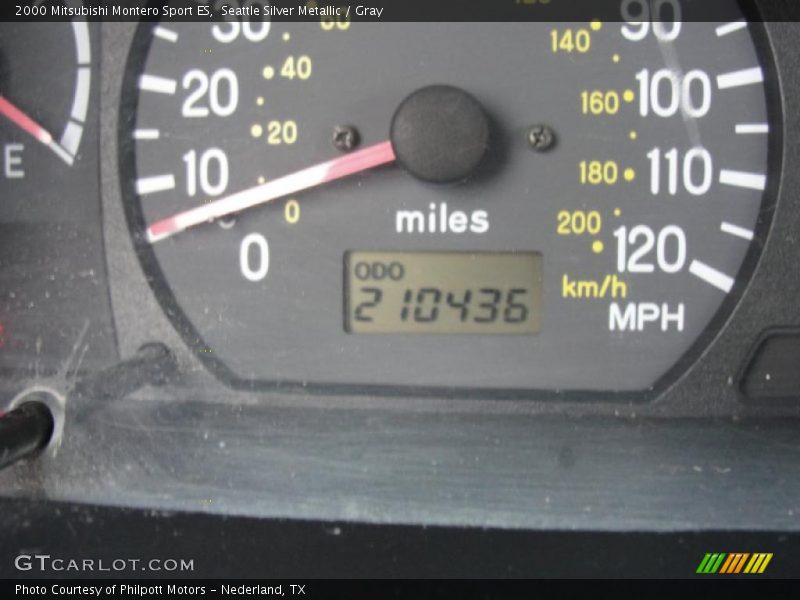 Seattle Silver Metallic / Gray 2000 Mitsubishi Montero Sport ES