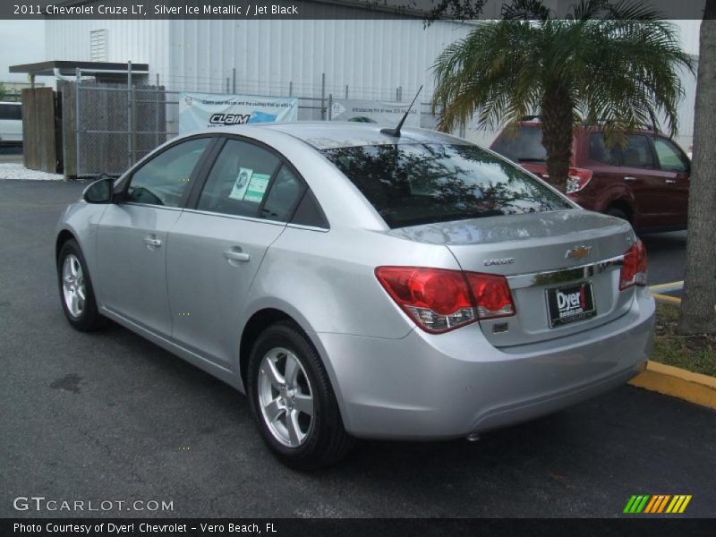 Silver Ice Metallic / Jet Black 2011 Chevrolet Cruze LT