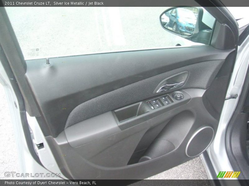 Silver Ice Metallic / Jet Black 2011 Chevrolet Cruze LT