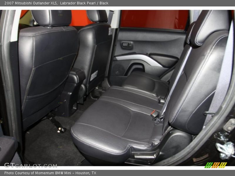 Labrador Black Pearl / Black 2007 Mitsubishi Outlander XLS