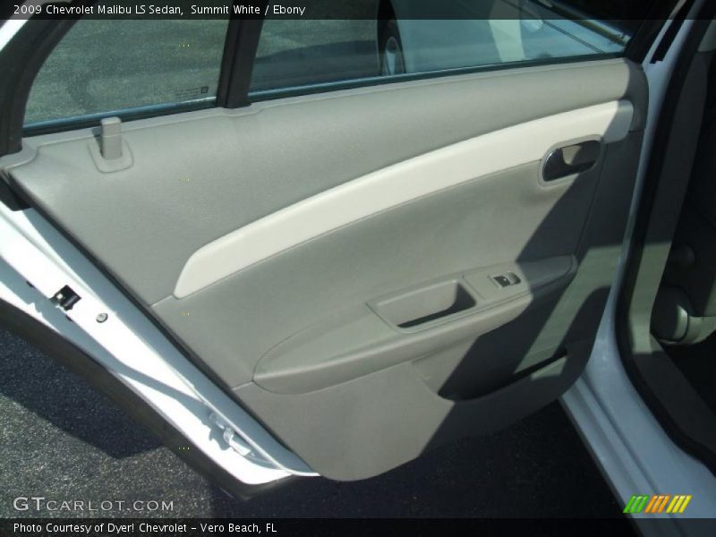 Summit White / Ebony 2009 Chevrolet Malibu LS Sedan