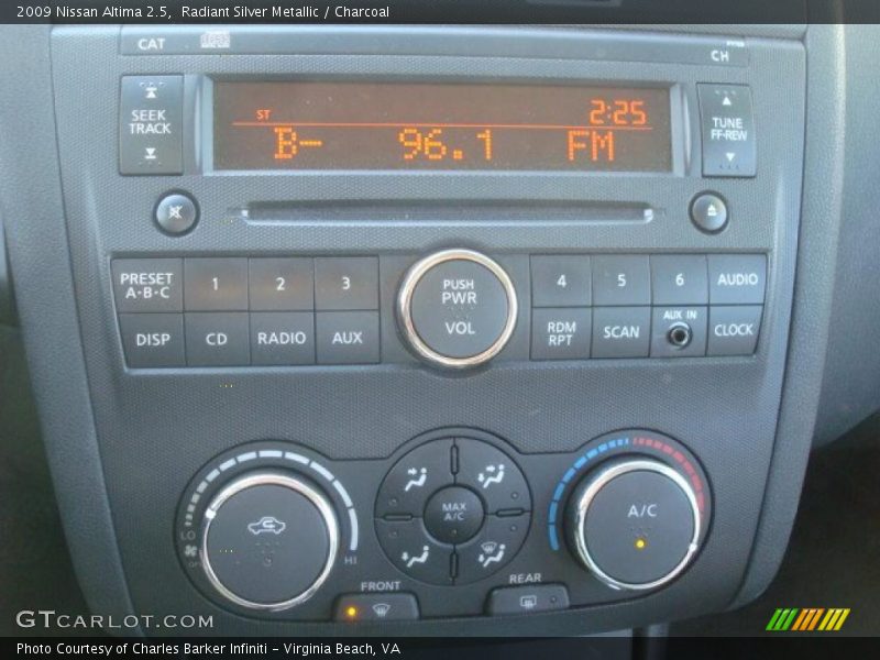 Radiant Silver Metallic / Charcoal 2009 Nissan Altima 2.5