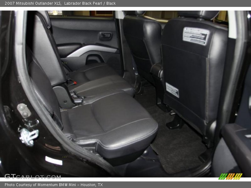 Labrador Black Pearl / Black 2007 Mitsubishi Outlander XLS