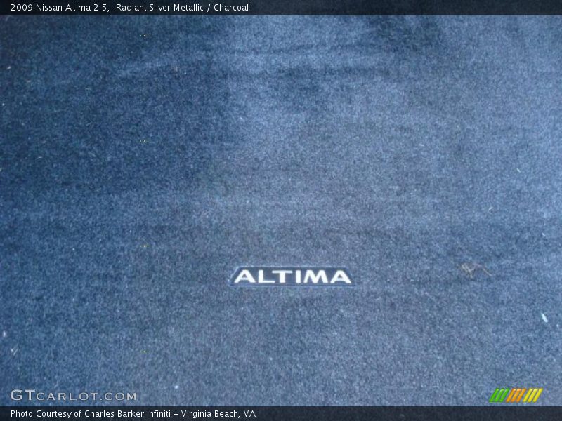 Radiant Silver Metallic / Charcoal 2009 Nissan Altima 2.5