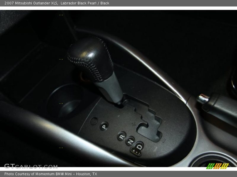 Labrador Black Pearl / Black 2007 Mitsubishi Outlander XLS