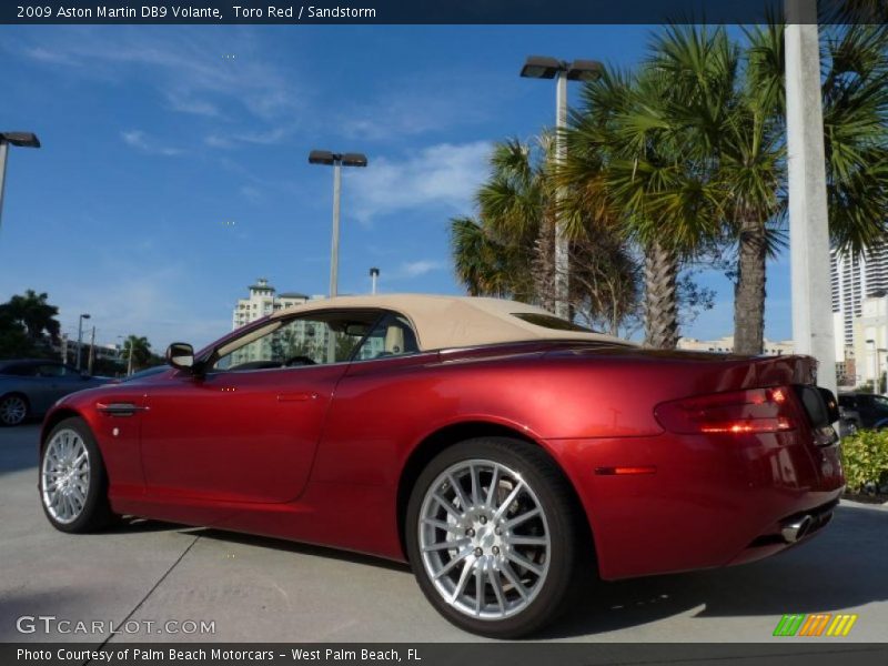 Toro Red / Sandstorm 2009 Aston Martin DB9 Volante