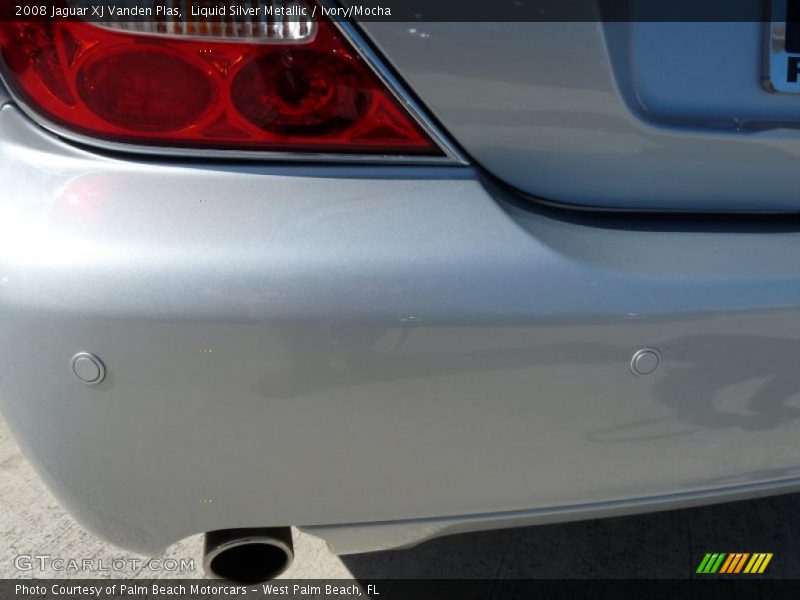 Liquid Silver Metallic / Ivory/Mocha 2008 Jaguar XJ Vanden Plas