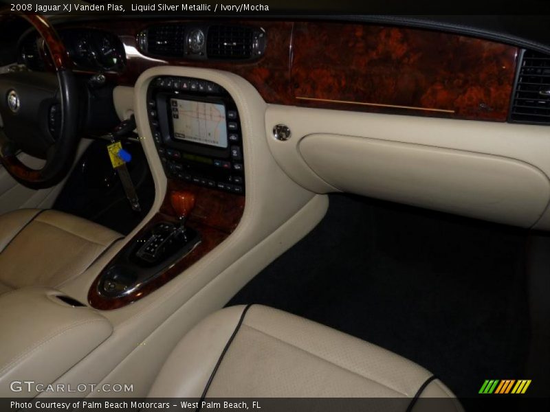 Liquid Silver Metallic / Ivory/Mocha 2008 Jaguar XJ Vanden Plas