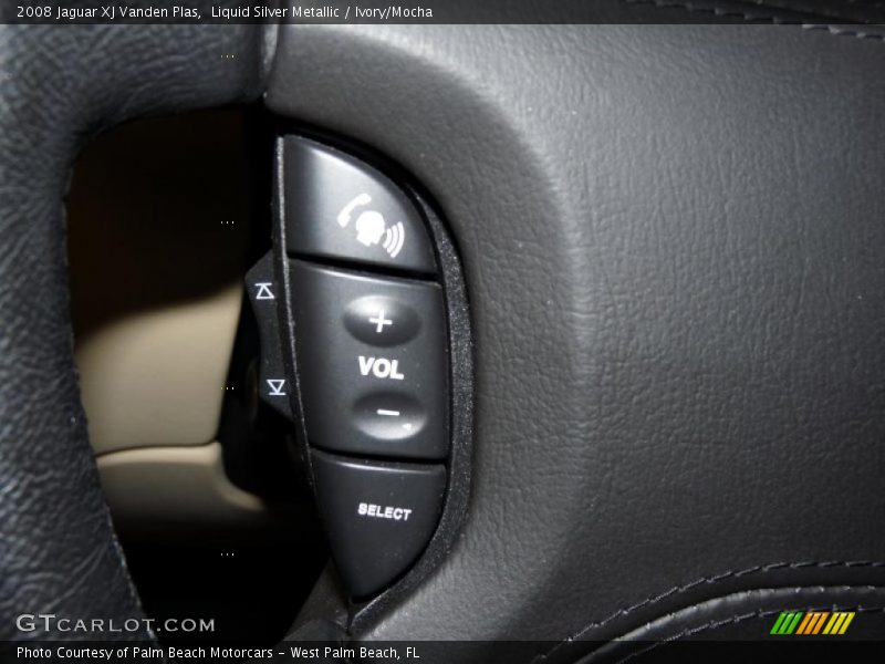 Liquid Silver Metallic / Ivory/Mocha 2008 Jaguar XJ Vanden Plas
