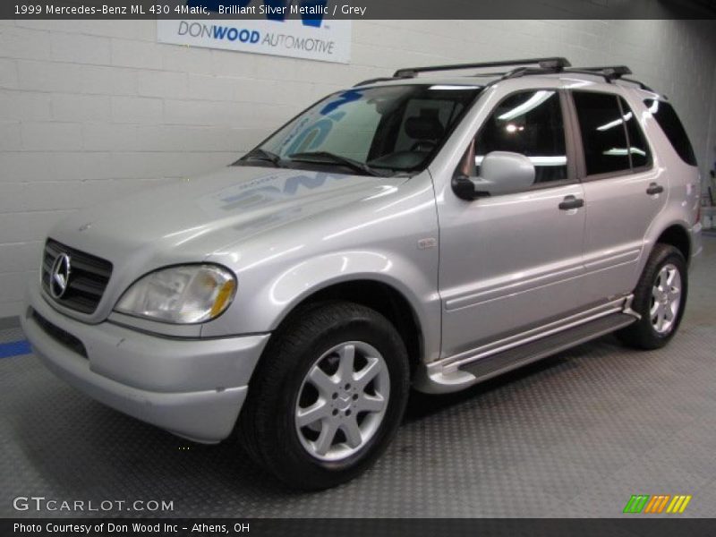 Front 3/4 View of 1999 ML 430 4Matic