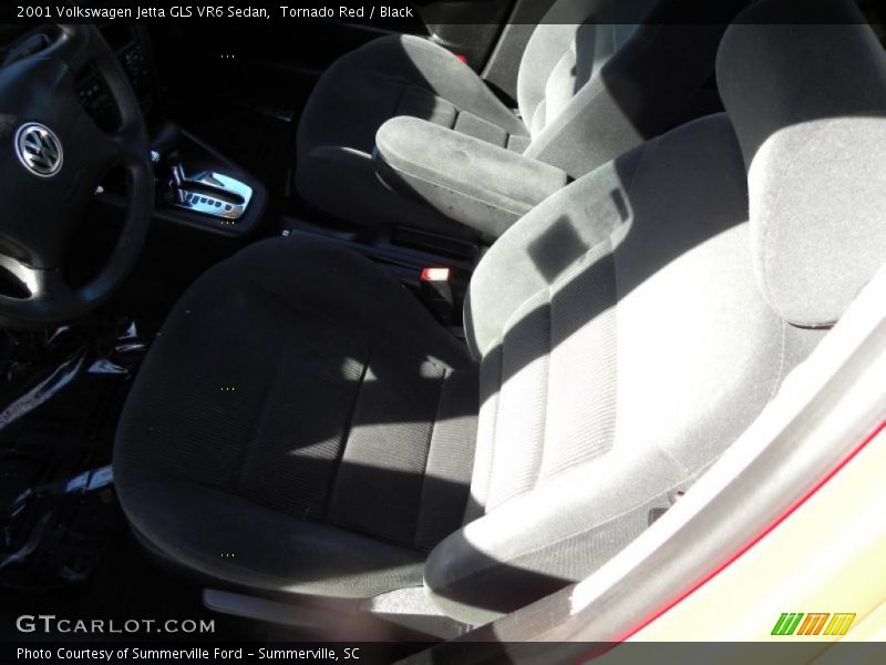 Tornado Red / Black 2001 Volkswagen Jetta GLS VR6 Sedan