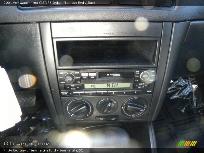Tornado Red / Black 2001 Volkswagen Jetta GLS VR6 Sedan
